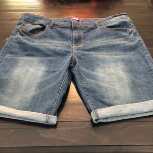 Woman’s Shorts